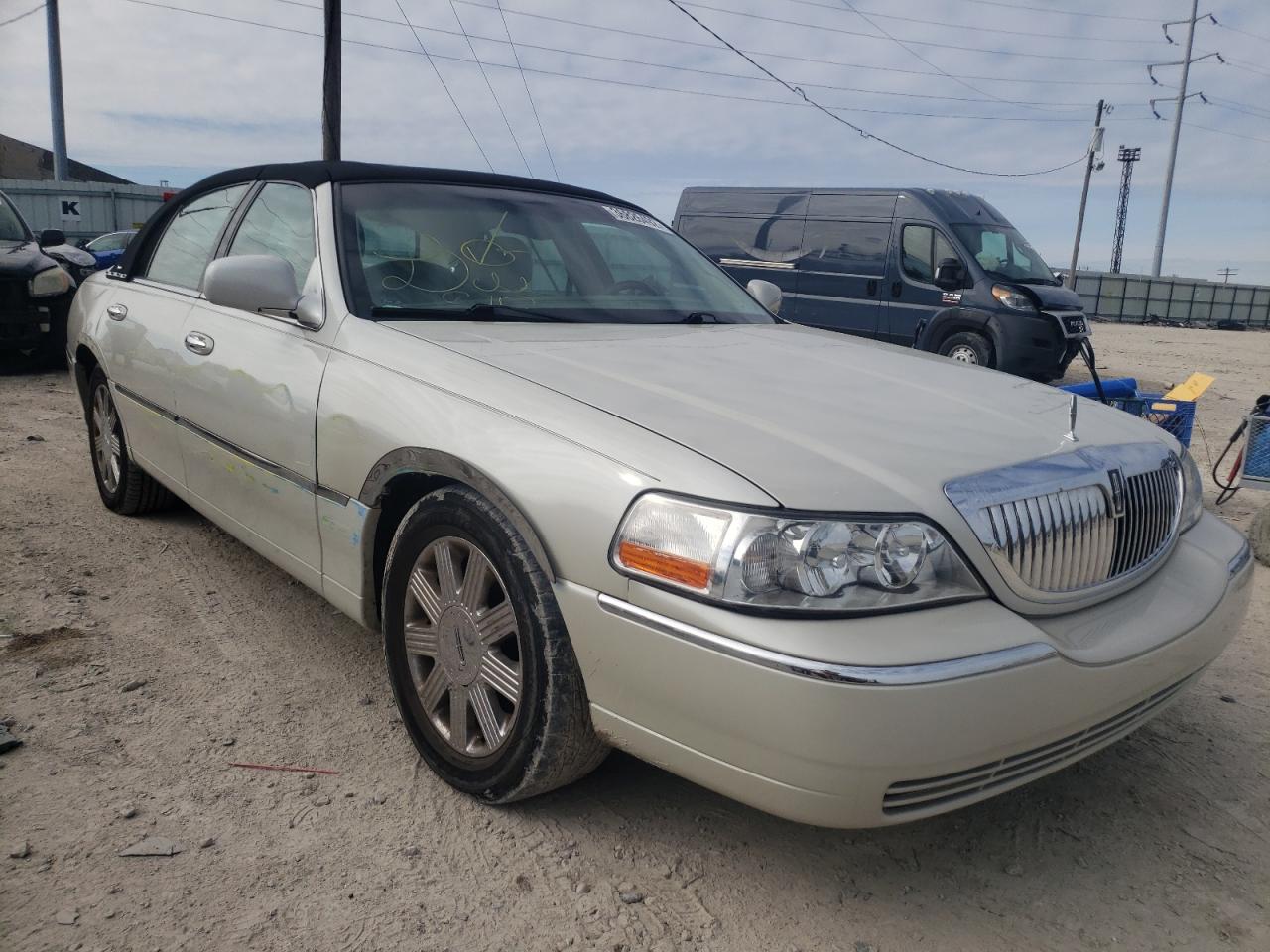 Photo 1 from auction – 2004 LINCOLN TOWN CAR U with VIN 1LNHM83W64Y660228