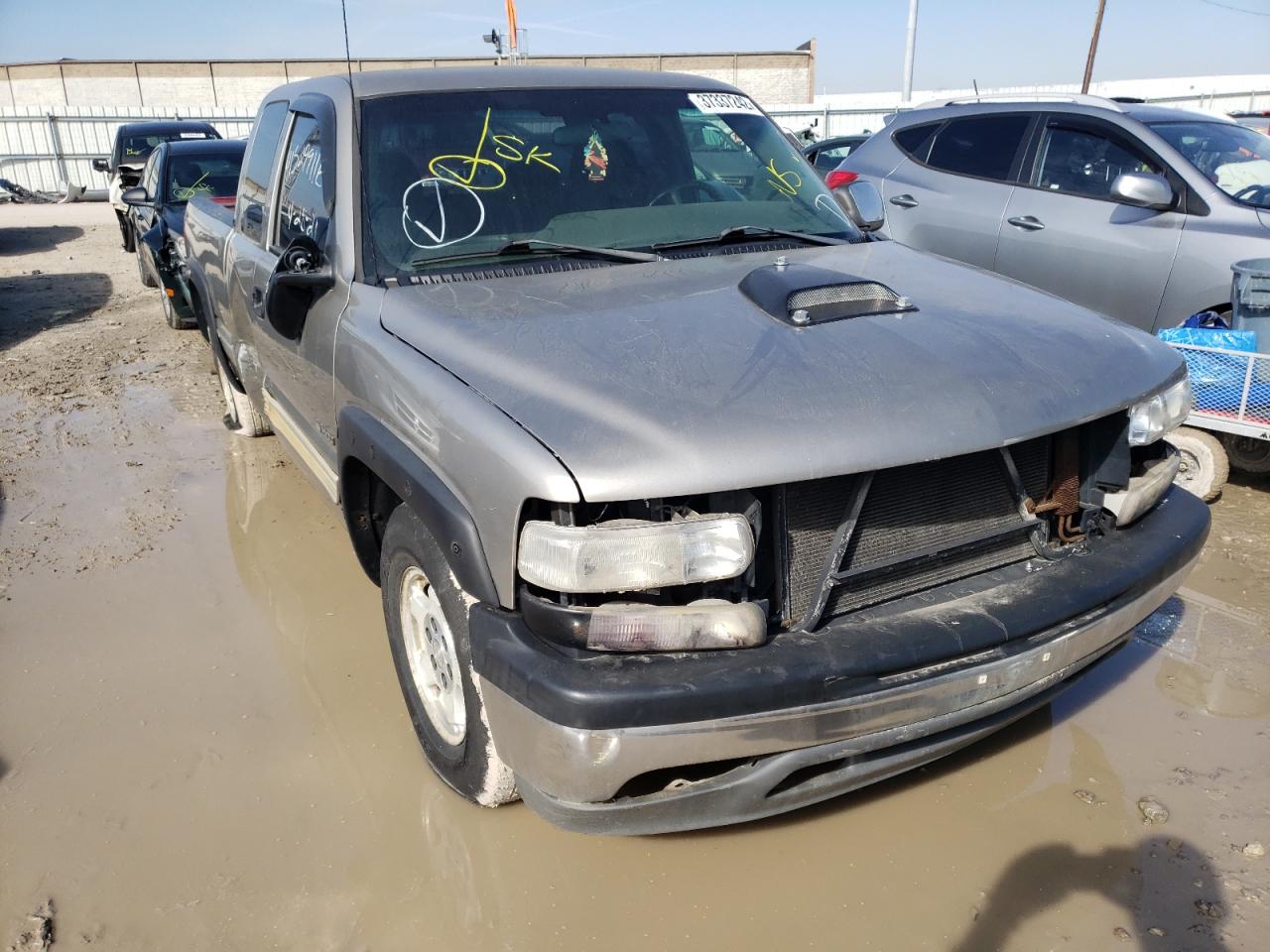 CHEVROLET SILVERADO 2001 with VIN 2GCEC19V811184563 - Photo from auction