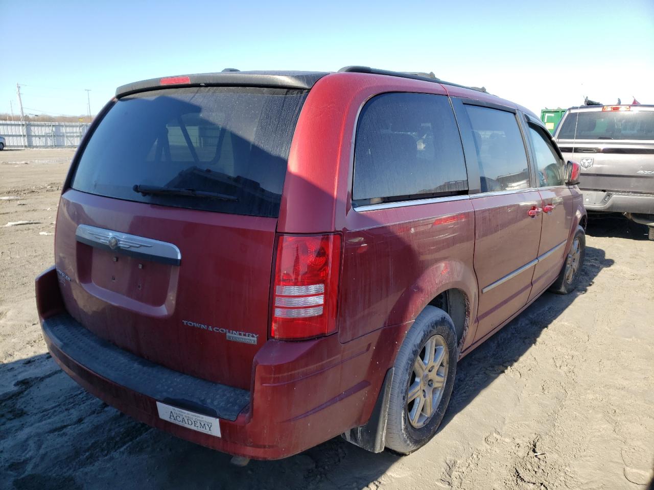 Photo 4 from auction – 2010 CHRYSLER TOWN & COU with VIN 2A4RR5D11AR104267