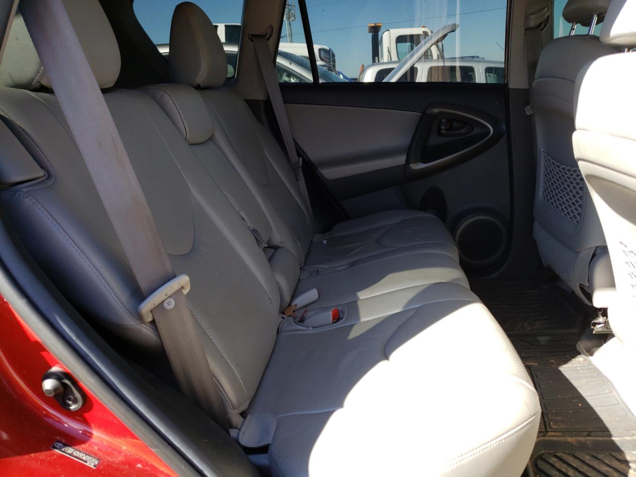 Photo 6 from auction – 2012 TOYOTA RAV4 LIMIT with VIN 2T3DF4DV9CW265934