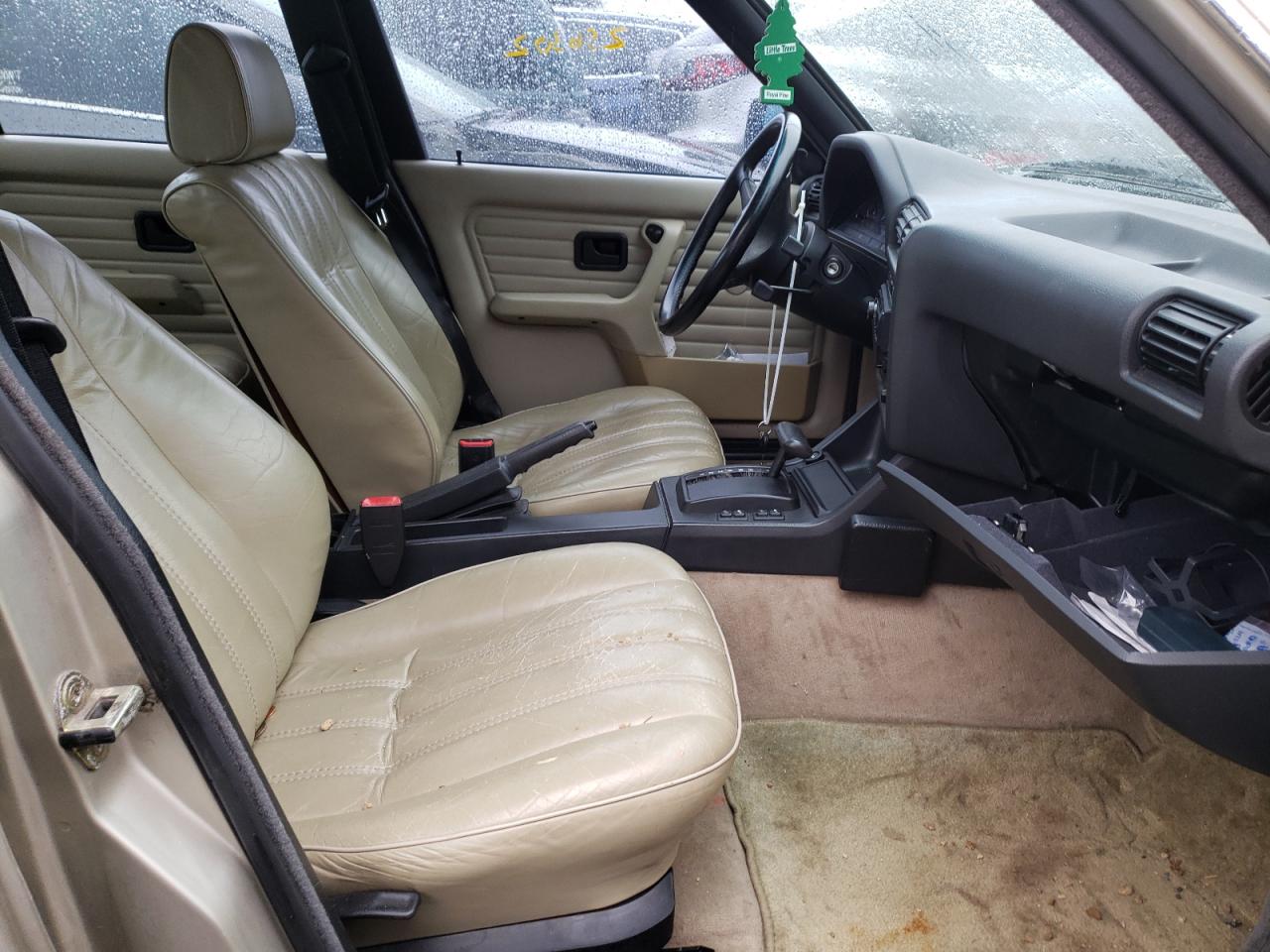 Photo 20 from auction – 1987 BMW 325 I AUTO with VIN WBAAD2305H2446299