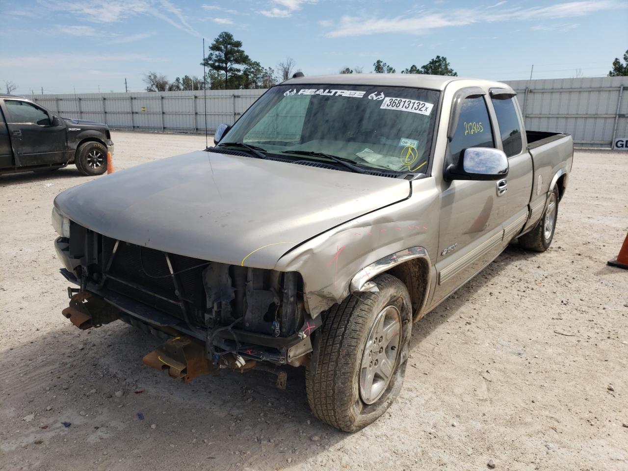 Photo 2 from auction – 2002 CHEVROLET 1500 with VIN 2GCEC19VX21171864