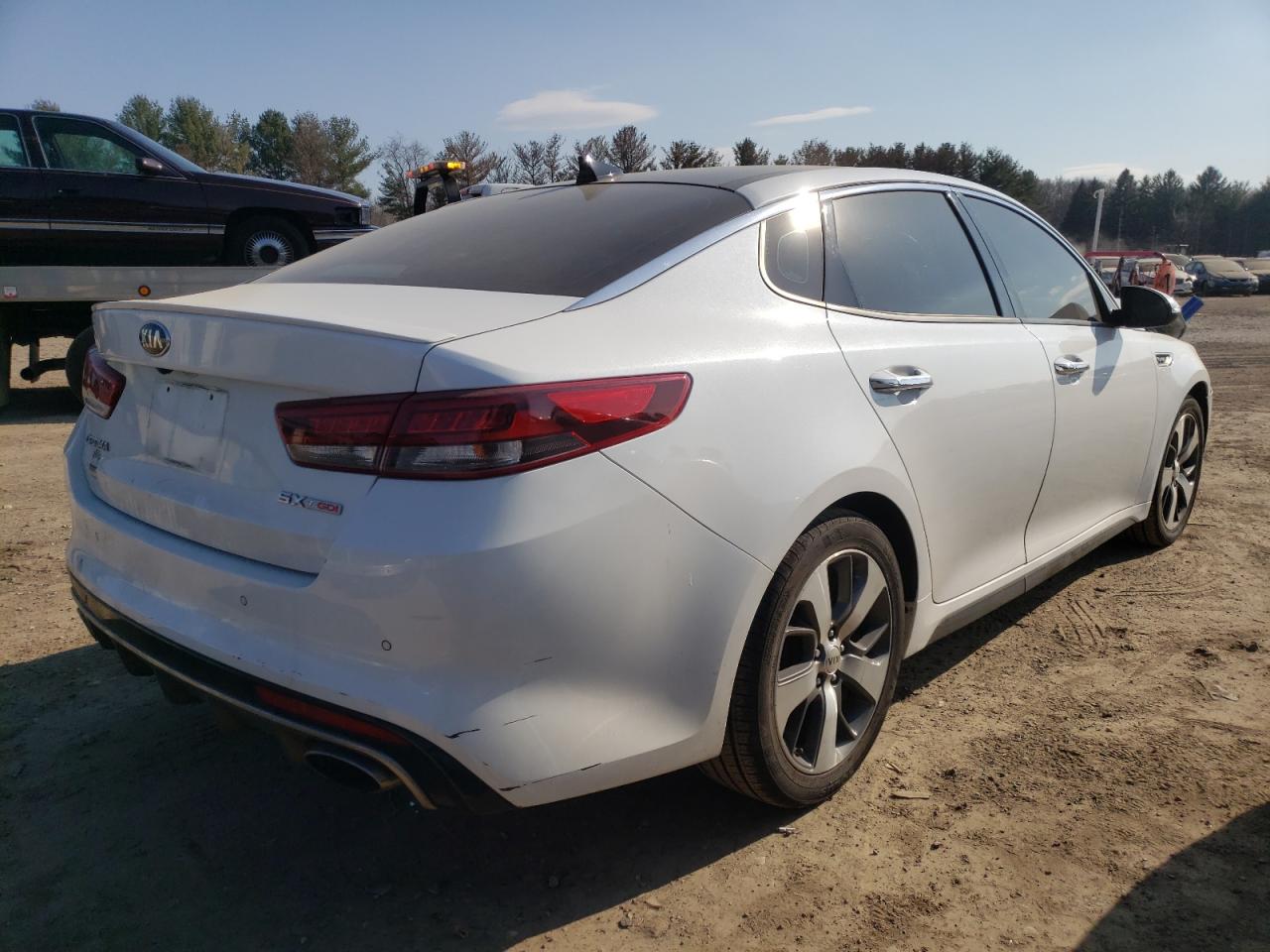 Photo 4 from auction – 2016 KIA OPTIMA SX with VIN 5XXGW4L27GG017419