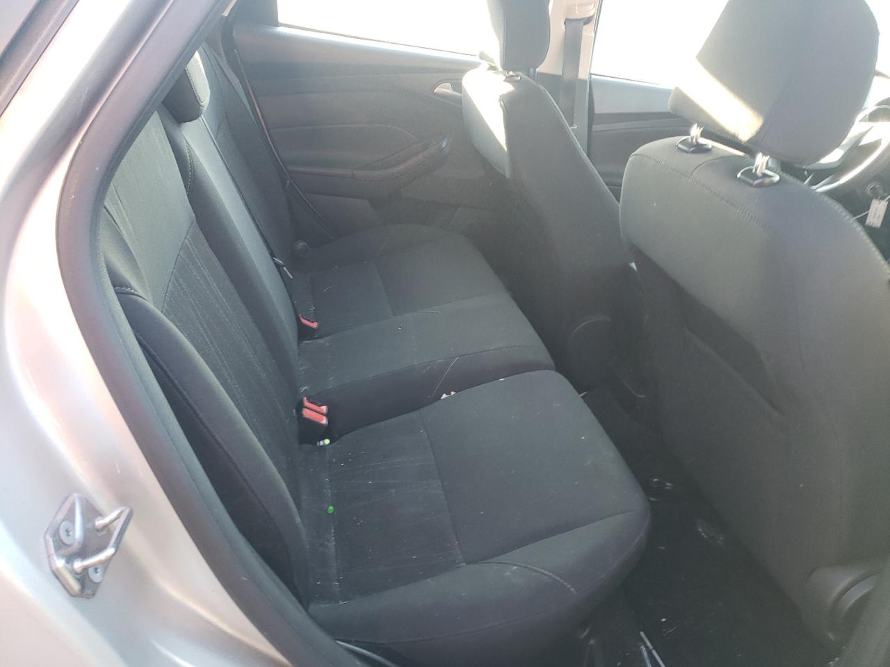 Photo 6 from auction – 2016 FORD FOCUS SE with VIN 1FADP3K23GL308999