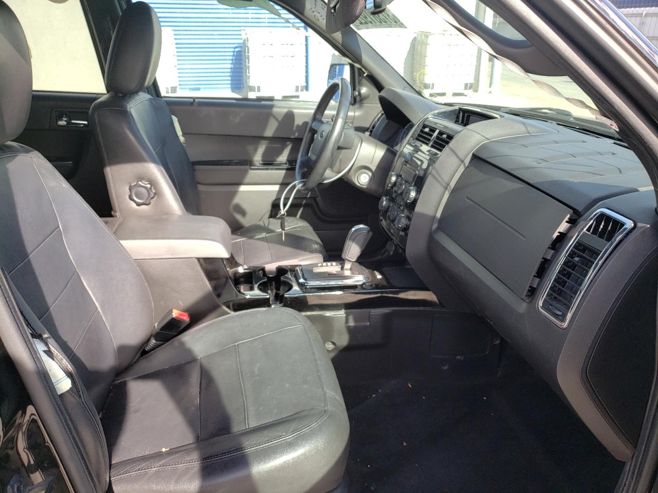 Photo 5 from auction – 2011 FORD ESCAPE LIM with VIN 1FMCU0EGXBKC12124