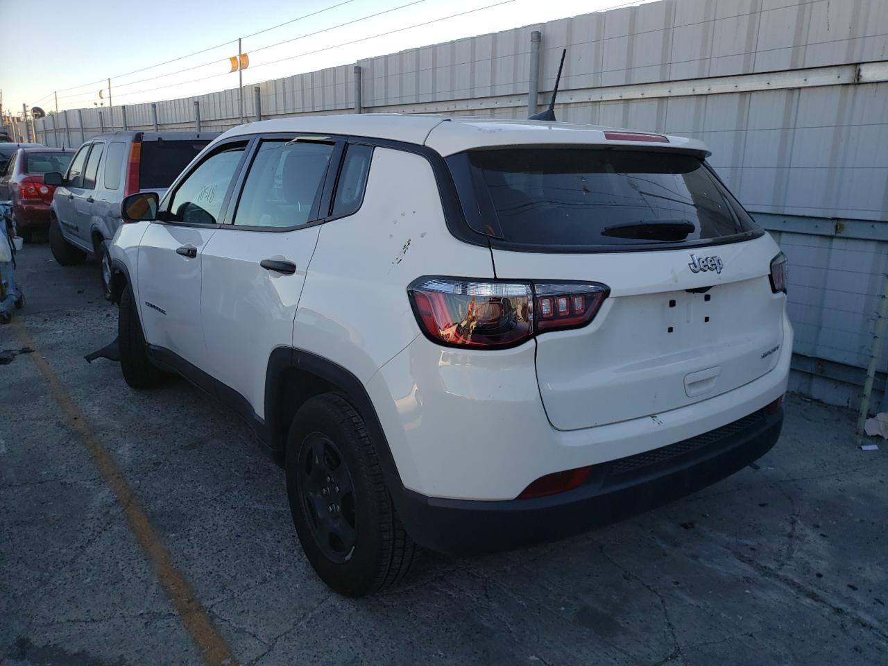 Foto 3 de la subasta – 2021 JEEP COMPASS SP con VIN 3C4NJCAB9MT555915