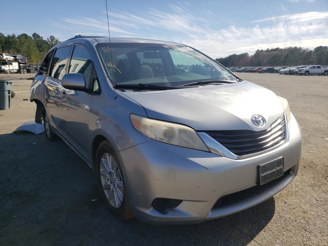 TOYOTA SIENNA LE 2011 with VIN 5TDJK3DC2BS008265 - Photo from auction