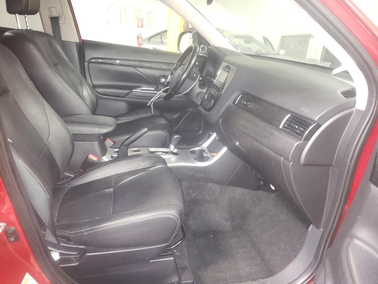 Photo 5 from auction – 2016 MITSUBISHI OUTLANDER with VIN JA4AD3A37GZ016697