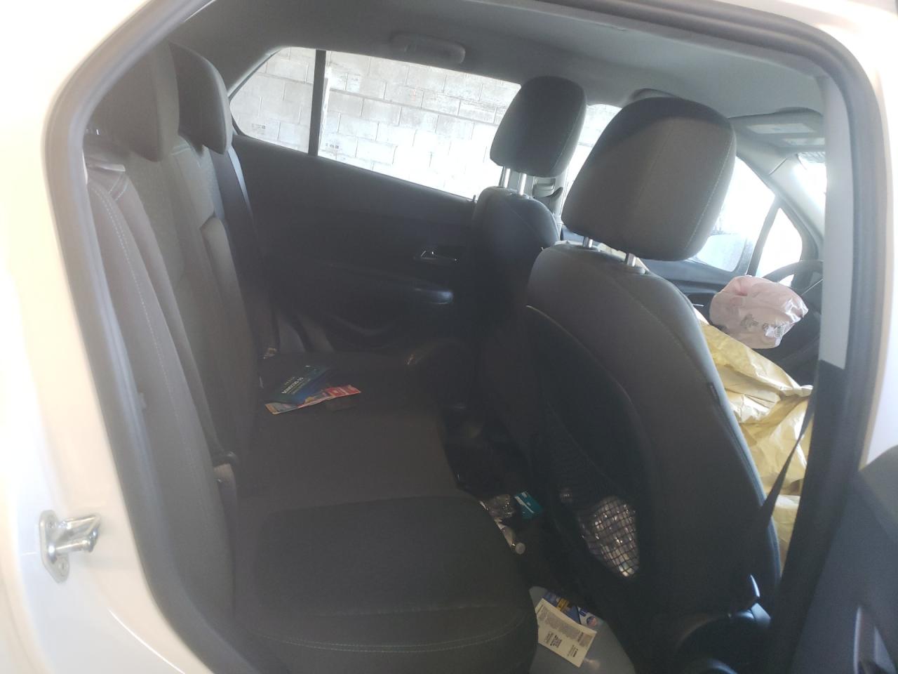 Photo 6 from auction – 2016 CHEVROLET TRAX LS with VIN KL7CJKSB1GB738065