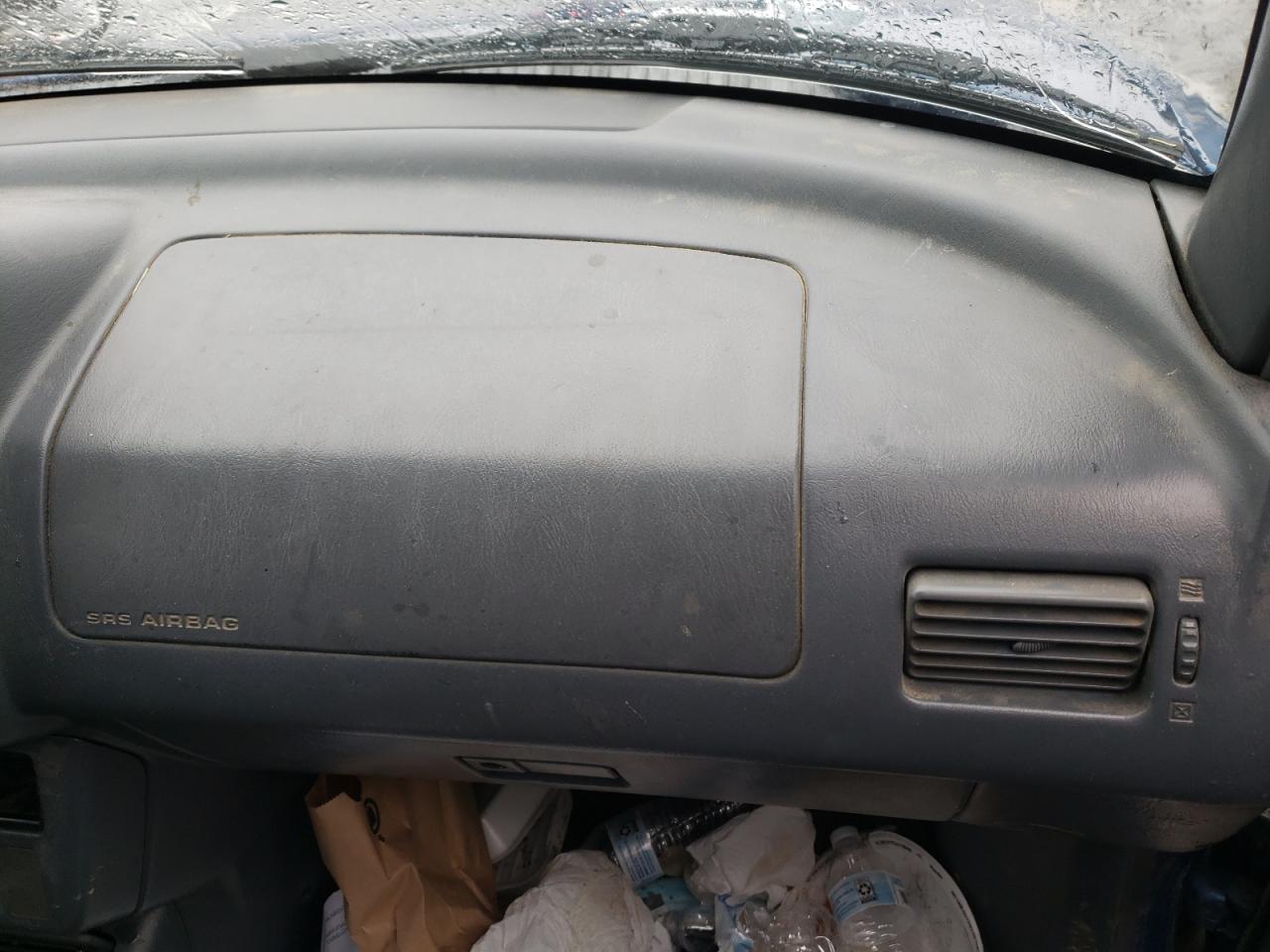 Photo 5 from auction – 1997 TOYOTA RAV4 with VIN JT3HP10V6V7038271