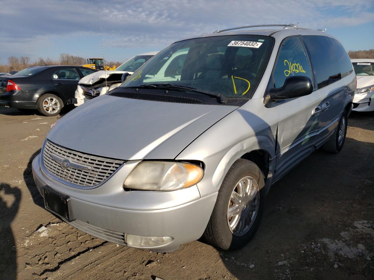 Photo 2 from auction – 2004 CHRYSLER TOWN & COU with VIN 2C4GP54L64R548494