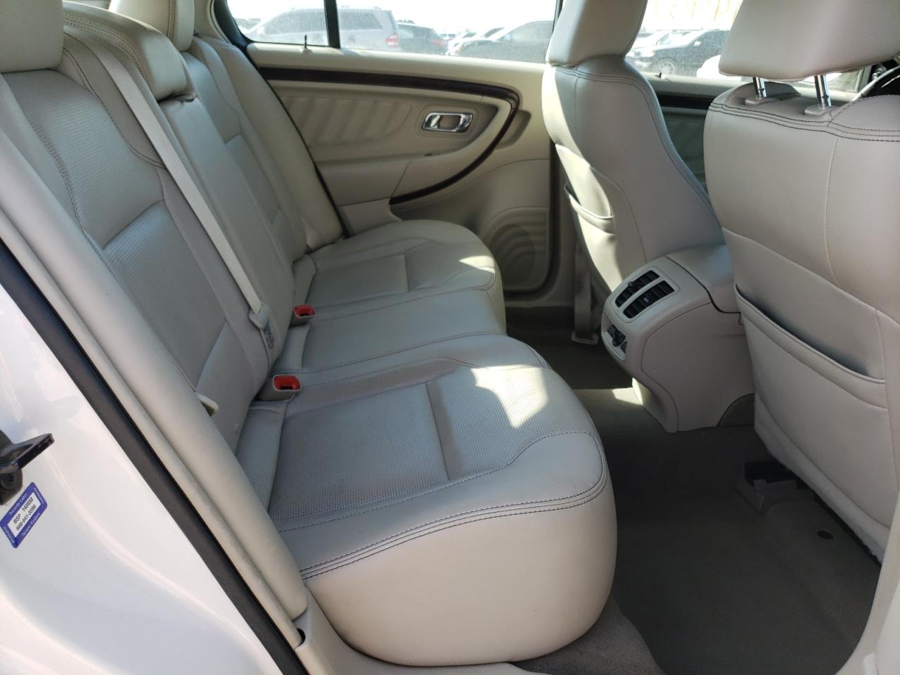 Photo 6 from auction – 2011 FORD TAURUS LIM with VIN 1FAHP2FW9BG114570
