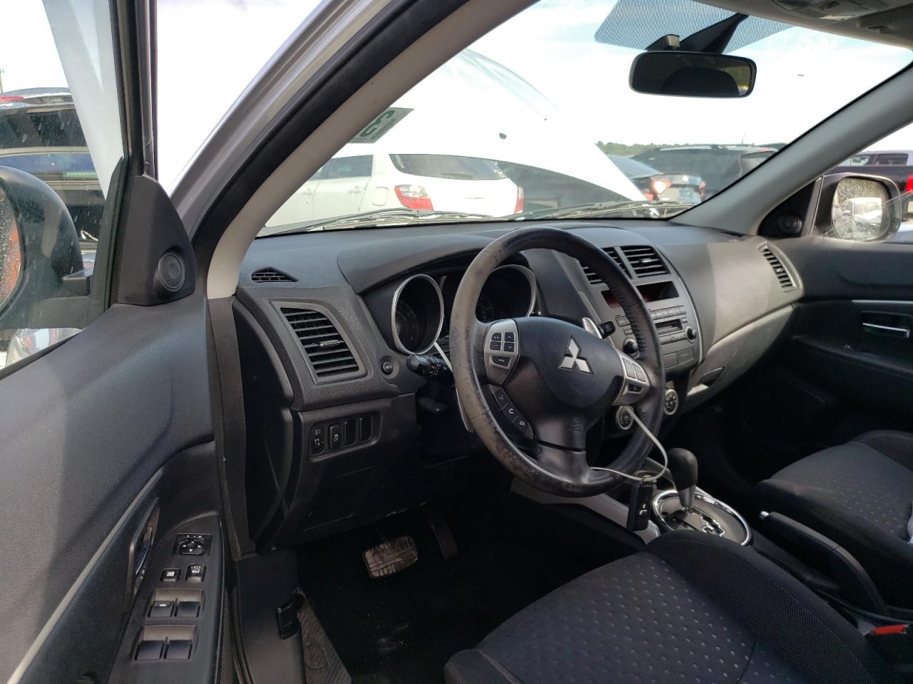 Photo 9 from auction – 2011 MITSUBISHI OUTLANDER with VIN JA4AP4AU1BZ022896