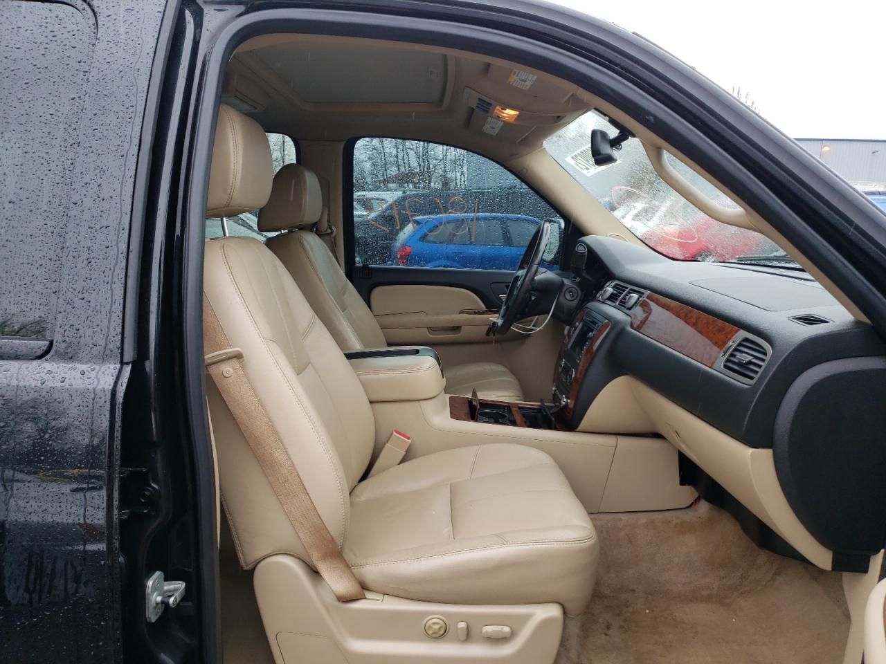 Photo 5 from auction – 2008 CHEVROLET SUBURBAN K with VIN 3GNFK16388G303053