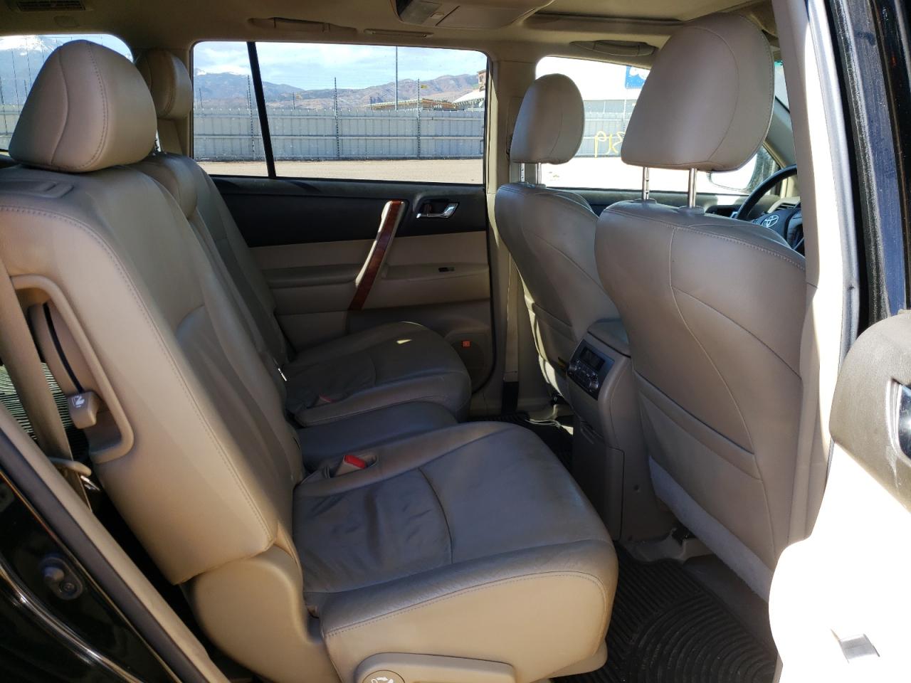 Photo 6 from auction – 2009 TOYOTA HIGHLANDER with VIN JTEES42A392143597