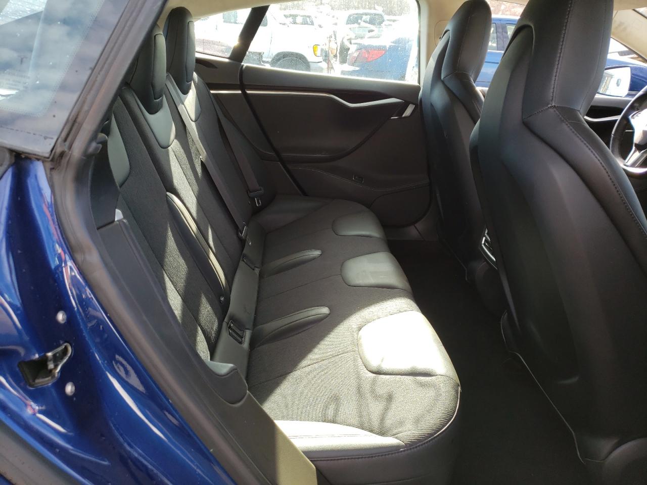 Photo 6 from auction – 2015 TESLA MODEL S P8 with VIN 5YJSA1H47FF094388