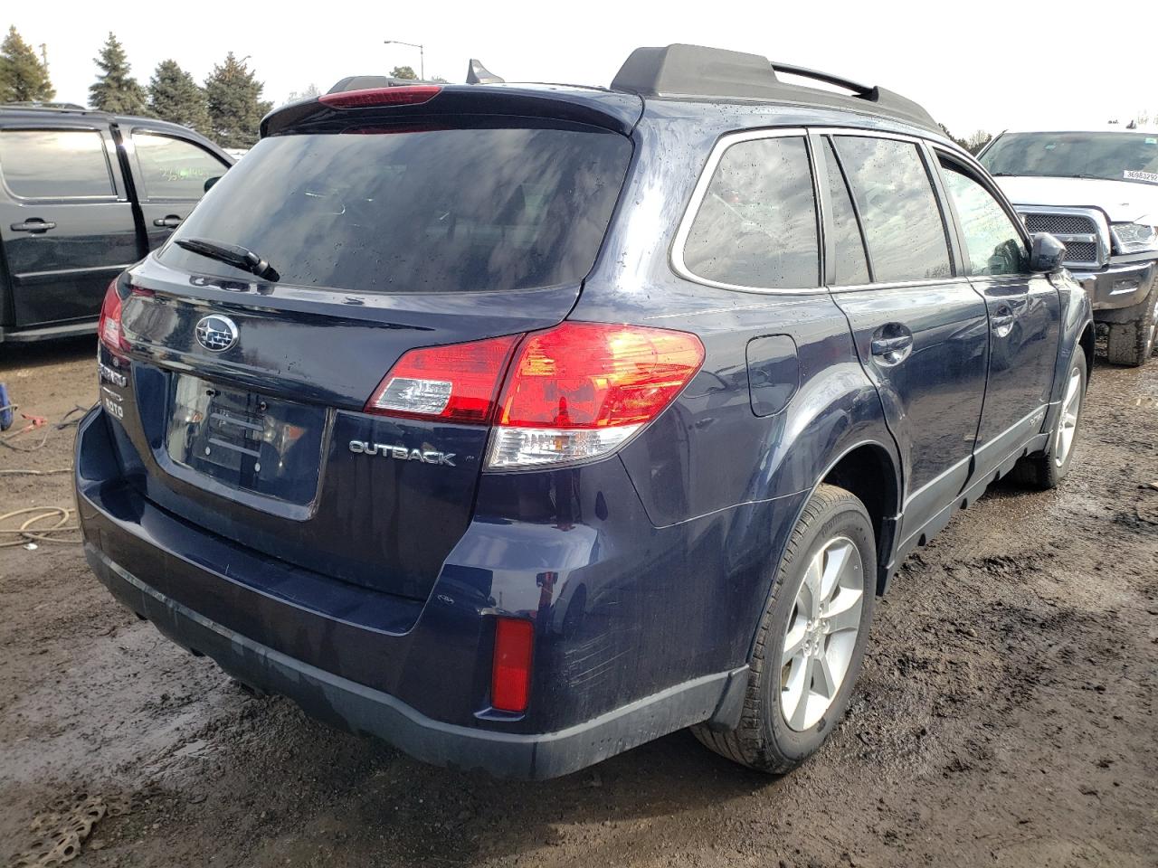 Photo 4 from auction – 2013 SUBARU OUTBACK 2. with VIN 4S4BRCLC4D3299837