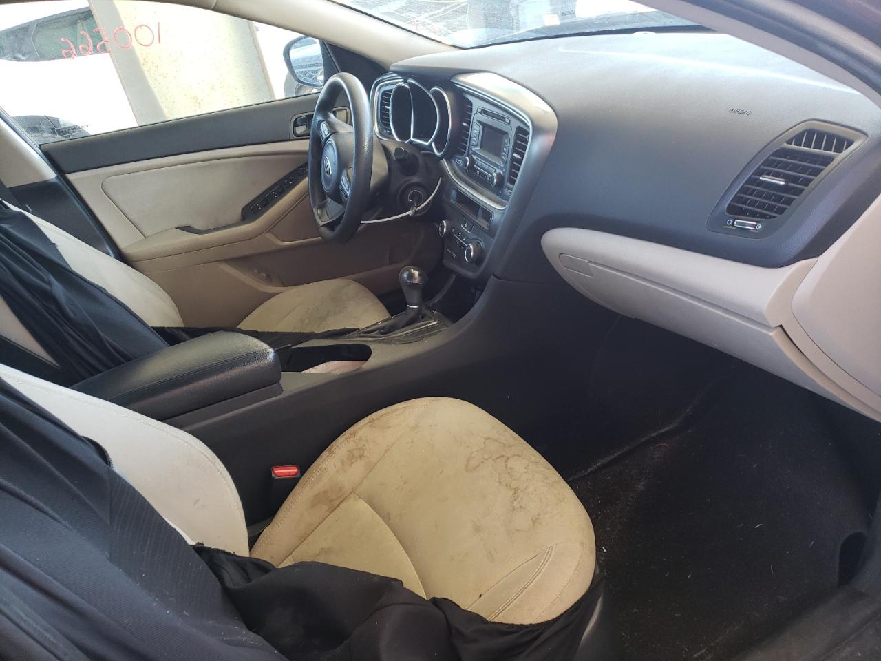 Photo 5 from auction – 2015 KIA OPTIMA LX with VIN 5XXGM4A79FG438125