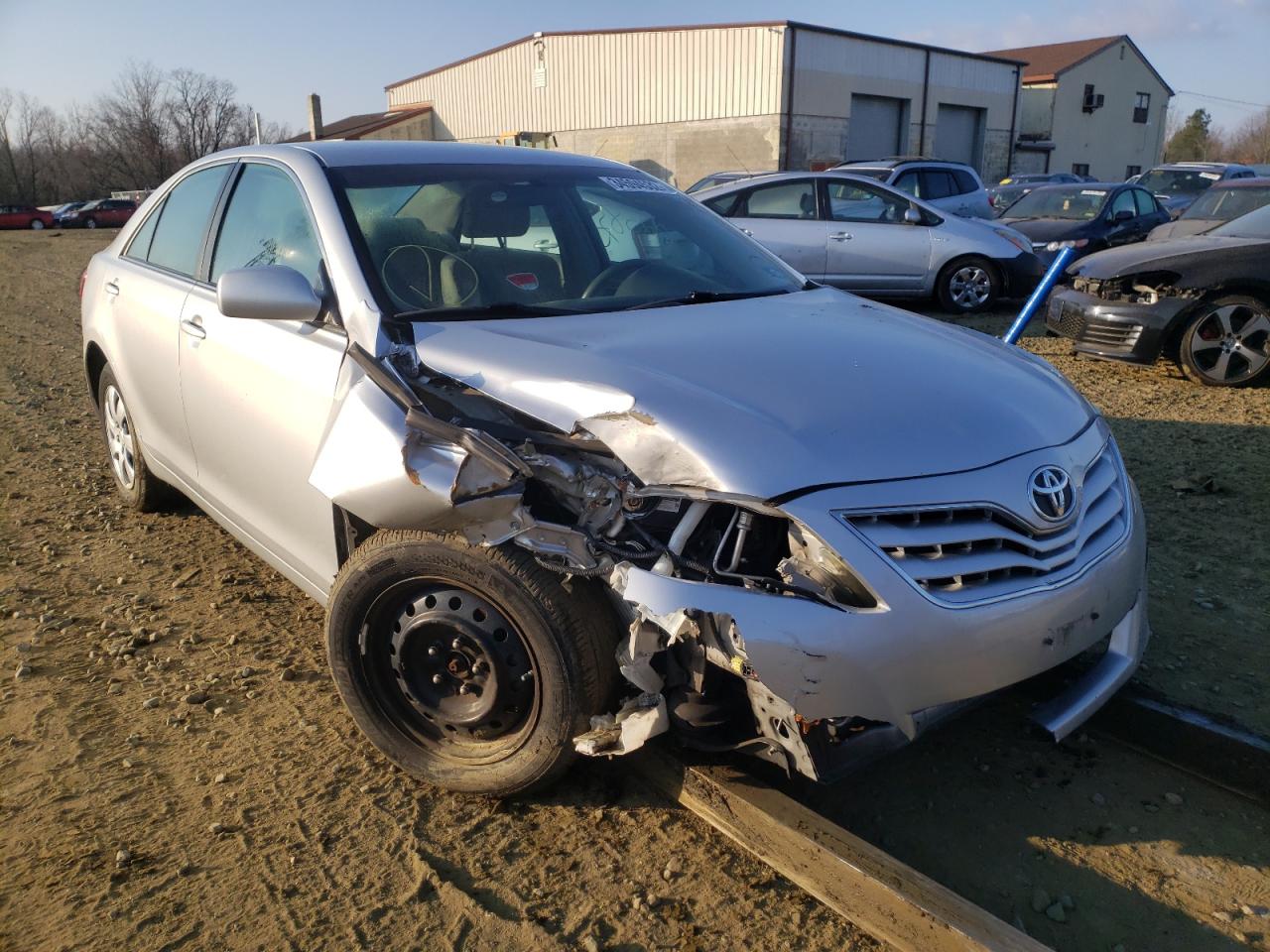 TOYOTA CAMRY BASE 2011 مع رقم تعريف المركبة 4T1BF3EK7BU118900 - صورة من المزاد