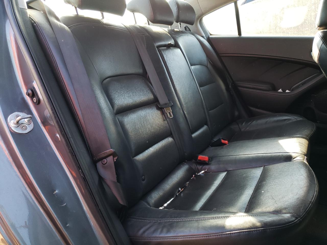 Photo 6 from auction – 2016 KIA FORTE EX with VIN KNAFZ4A81G5571907