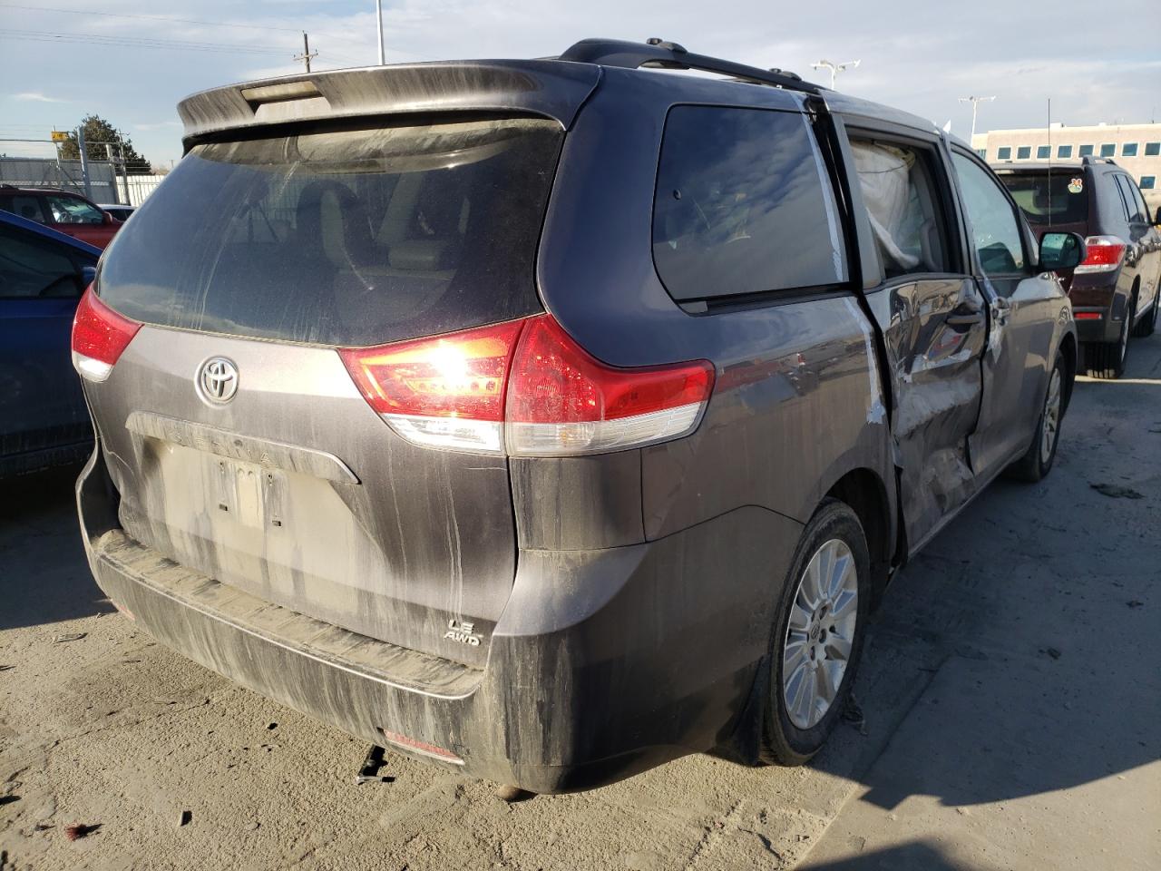 Photo 4 from auction – 2012 TOYOTA SIENNA LE with VIN 5TDJK3DC8CS045418