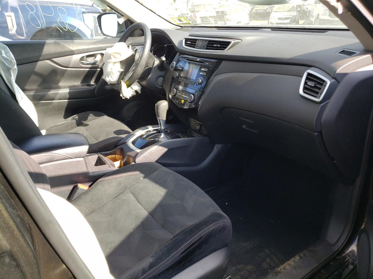 Photo 5 from auction – 2016 NISSAN ROGUE S with VIN 5N1AT2MV4GC809289