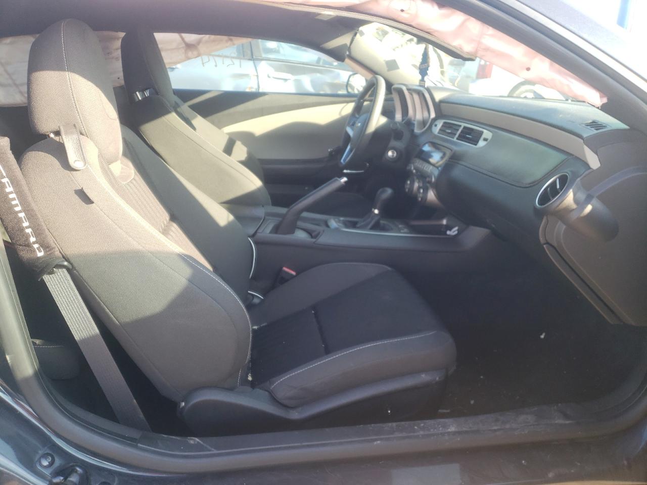 Photo 5 from auction – 2014 CHEVROLET CAMARO LS with VIN 2G1FE1E30E9204940