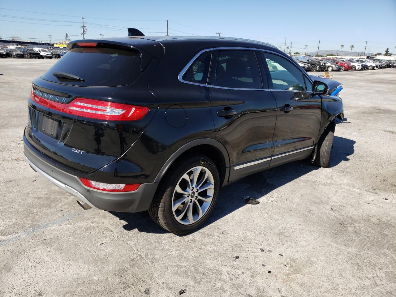 Photo 4 from auction – 2017 LINCOLN MKC SELECT with VIN 5LMCJ2C95HUL12862