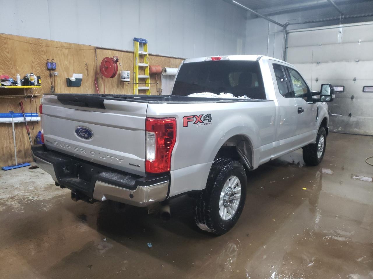 Photo 4 from auction – 2017 FORD F250 SUPER with VIN 1FT7X2B68HEC11145