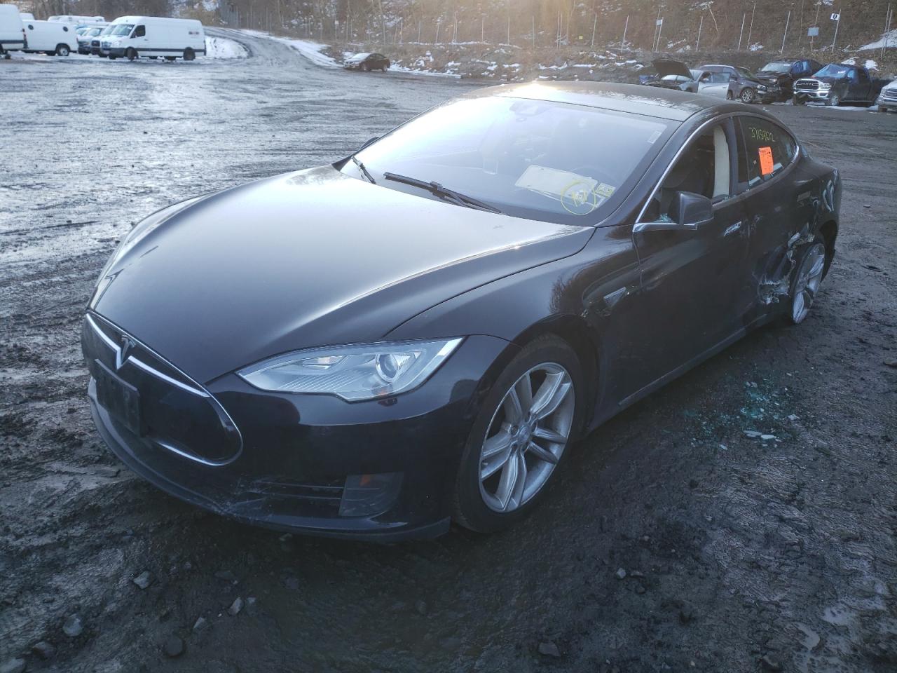 Photo 2 from auction – 2015 TESLA MODEL S with VIN 5YJSA1E22FF119667