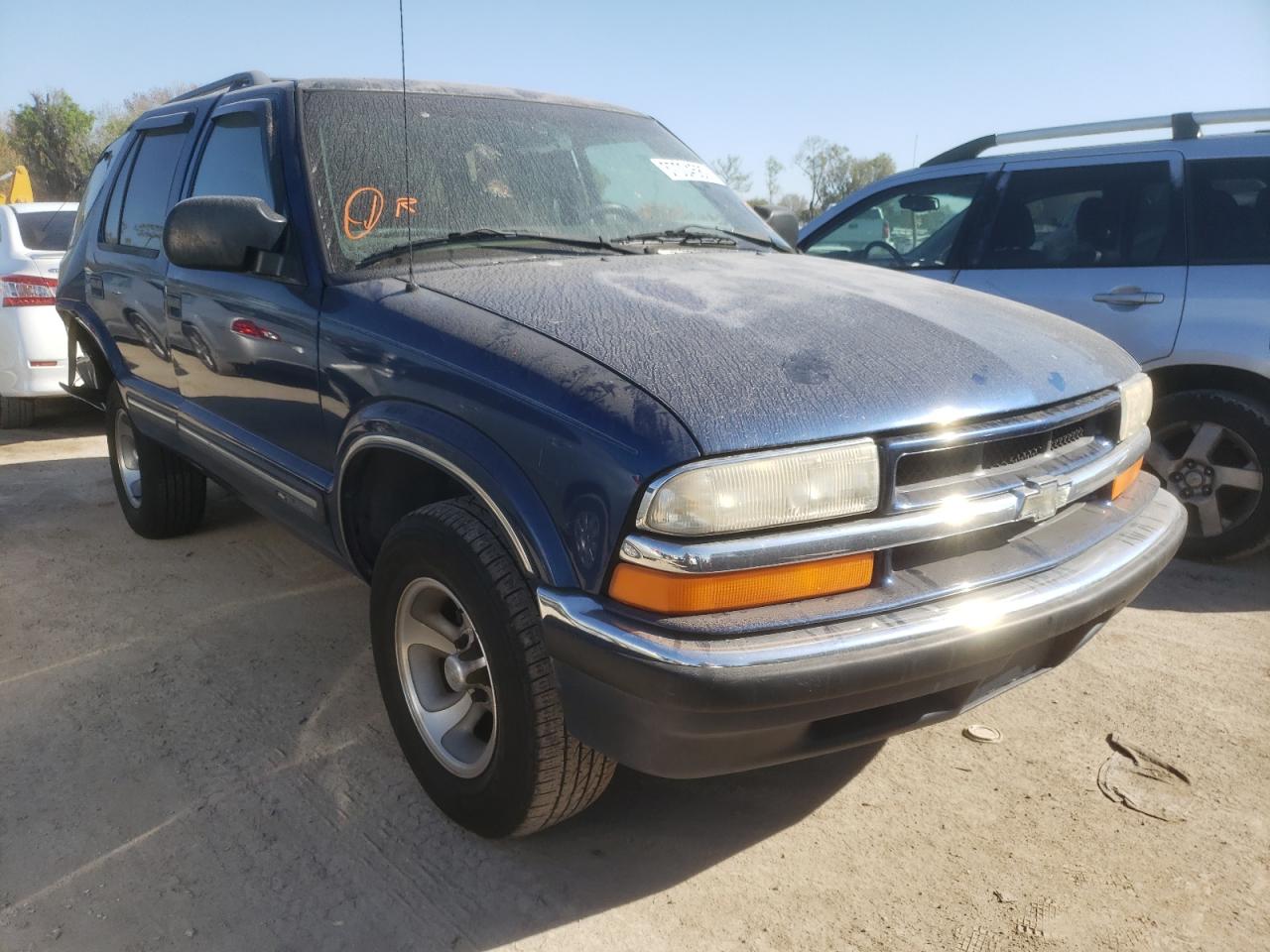 CHEVROLET BLAZER 2001 con VIN 1GNCS13W212128105 - Foto de la subasta