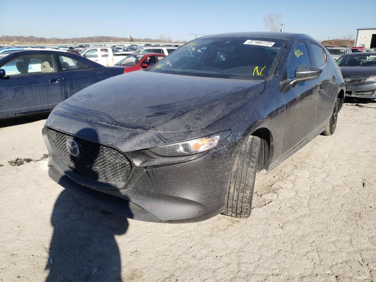 Photo 2 from auction – 2019 MAZDA 3 with VIN JM1BPAJM6K1133483