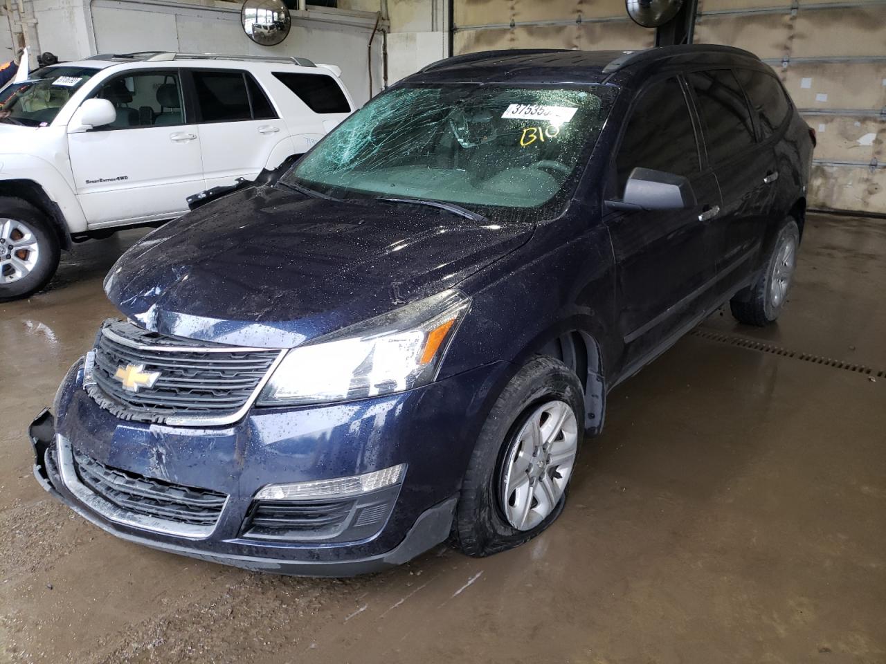 Photo 2 from auction – 2015 CHEVROLET TRAVERSE L with VIN 1GNKRFKDXFJ202713