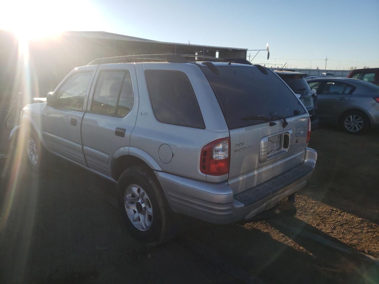 Photo 3 from auction – 2002 ISUZU RODEO S with VIN 4S2DM58W424333961