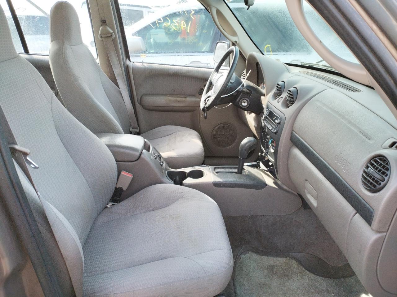 Photo 5 from auction – 2002 JEEP LIBERTY SP with VIN 1J4GL48K92W151965