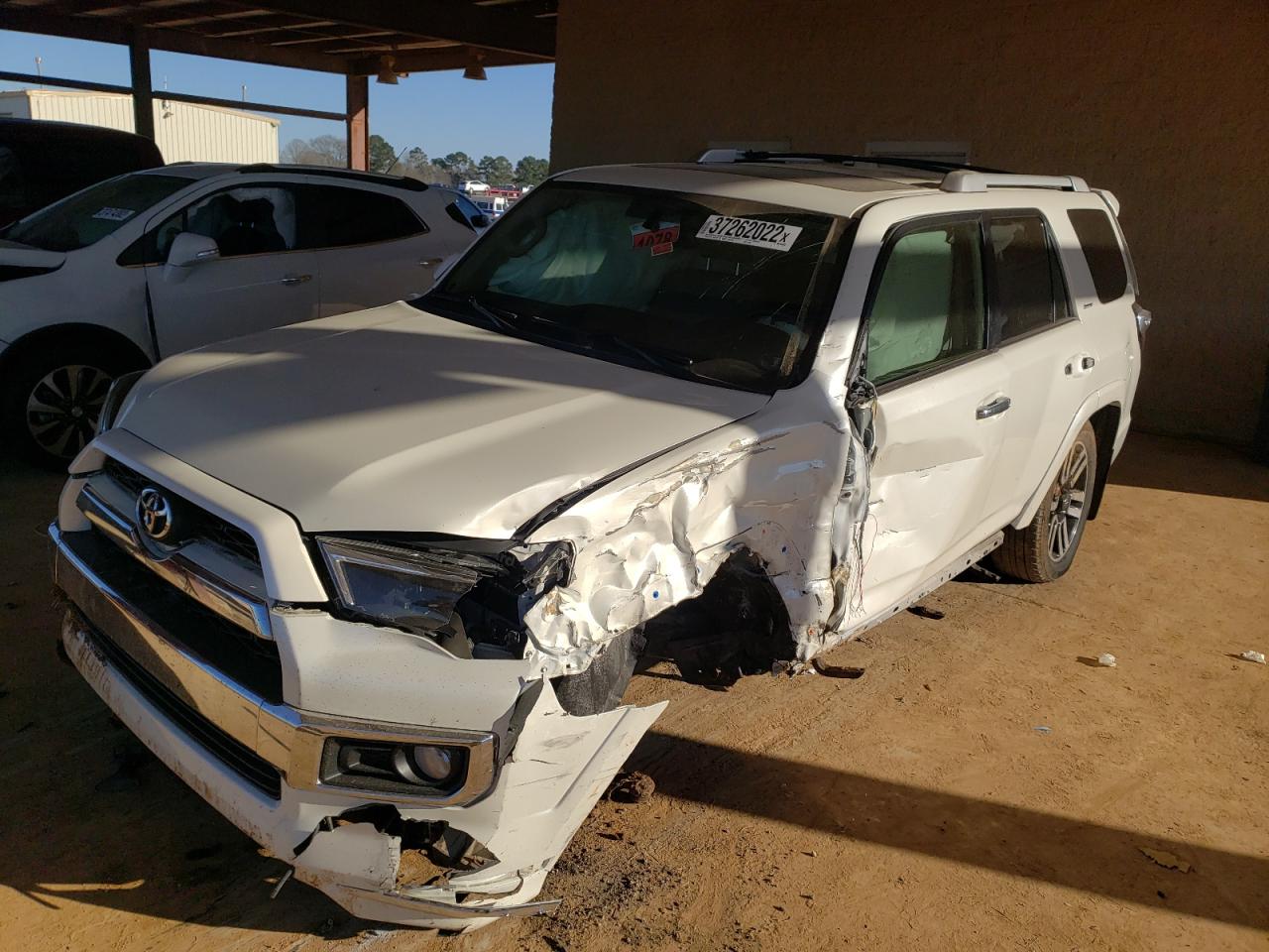 Photo 2 from auction – 2018 TOYOTA 4RUNNER SR with VIN JTEZU5JR2J5172357