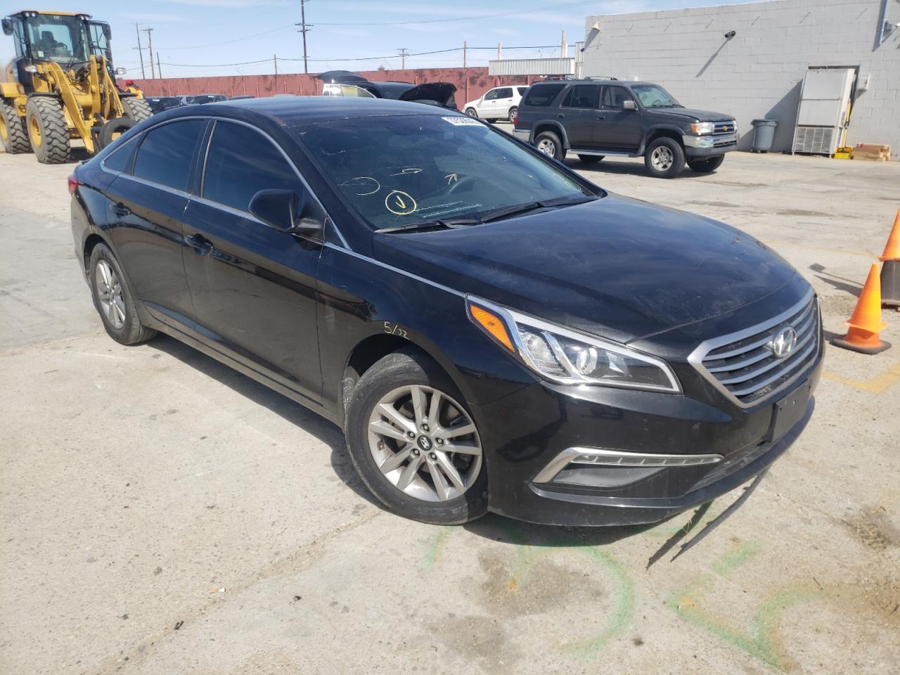 HYUNDAI SONATA SE 2015 with VIN 5NPE24AF0FH165696 - Photo from auction