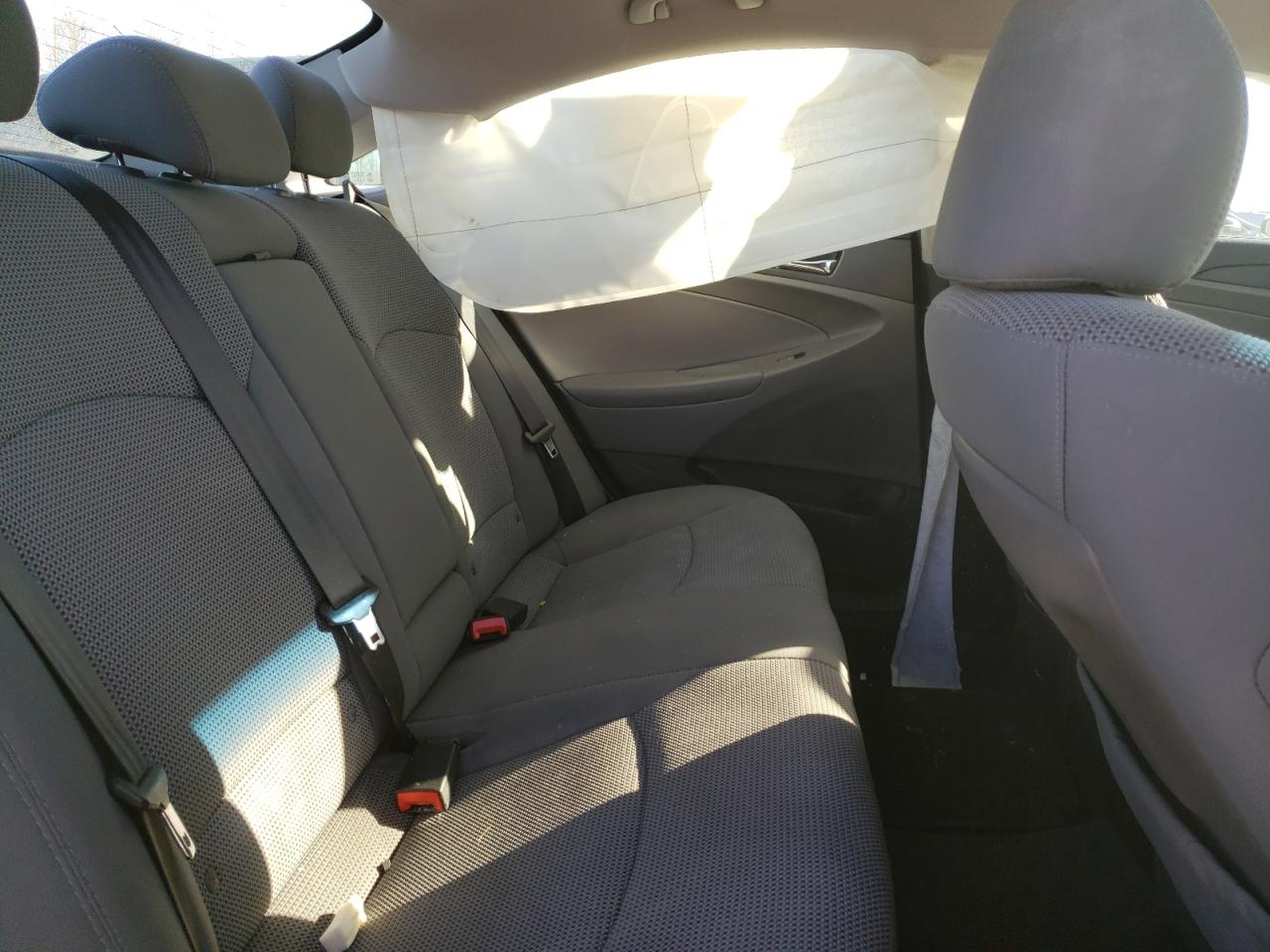 Photo 6 from auction – 2014 HYUNDAI SONATA GLS with VIN 5NPEB4AC7EH870614