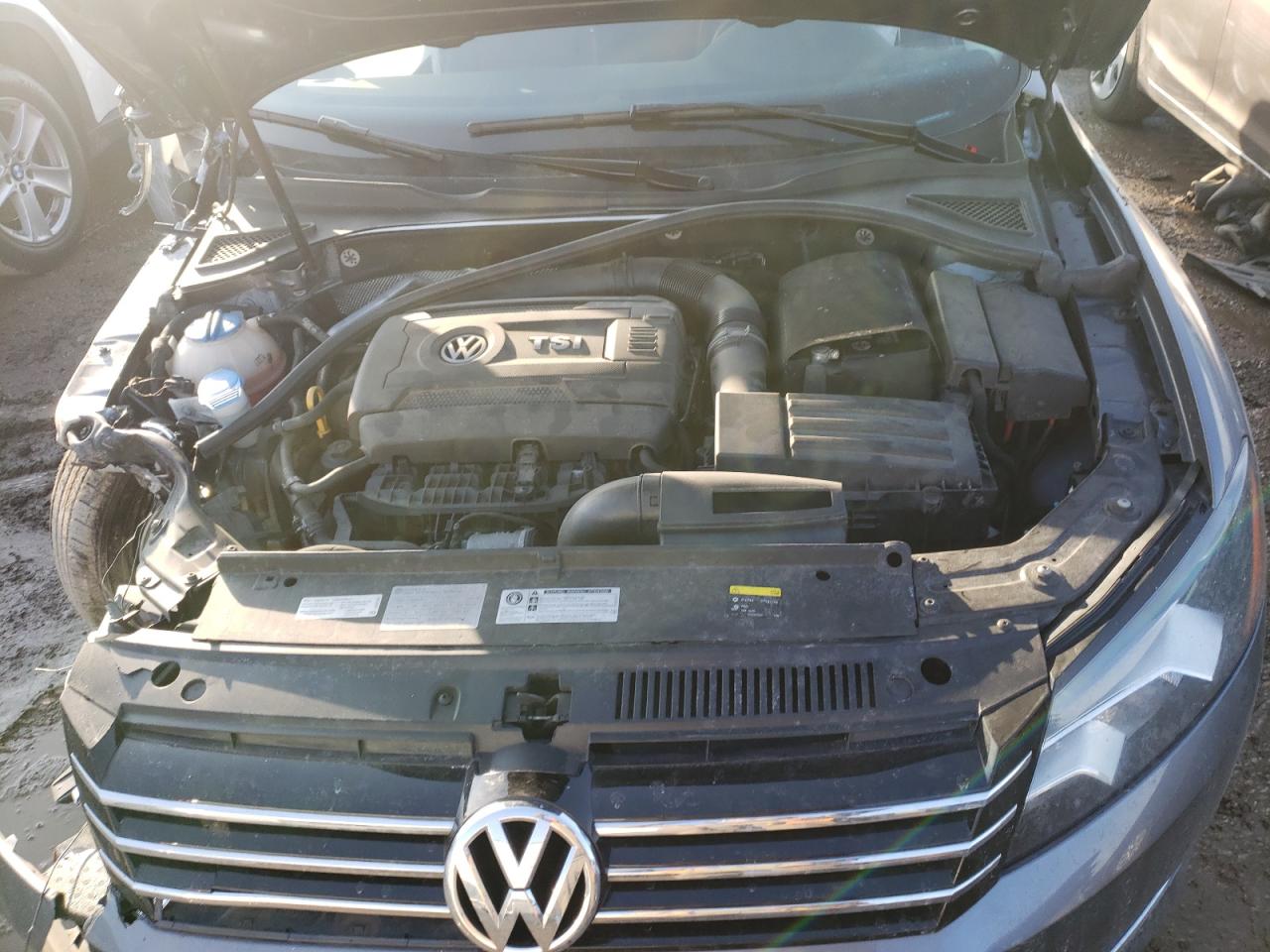 Photo 7 from auction – 2015 VOLKSWAGEN PASSAT S with VIN 1VWAS7A33FC091169