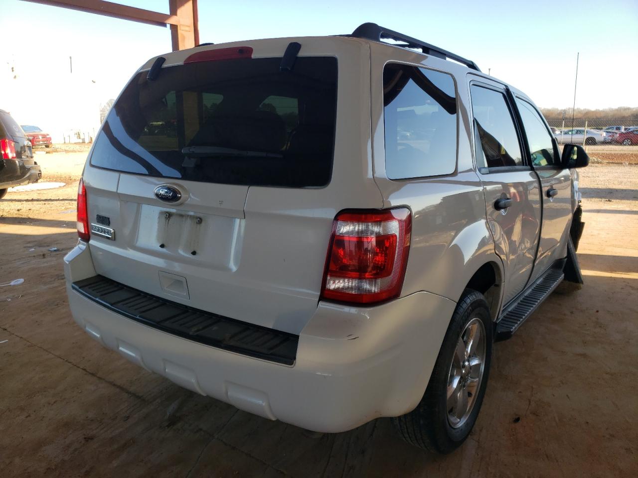 Фото 4 с аукциона – 2011 FORD ESCAPE XLT с VIN 1FMCU0D76BKA66256