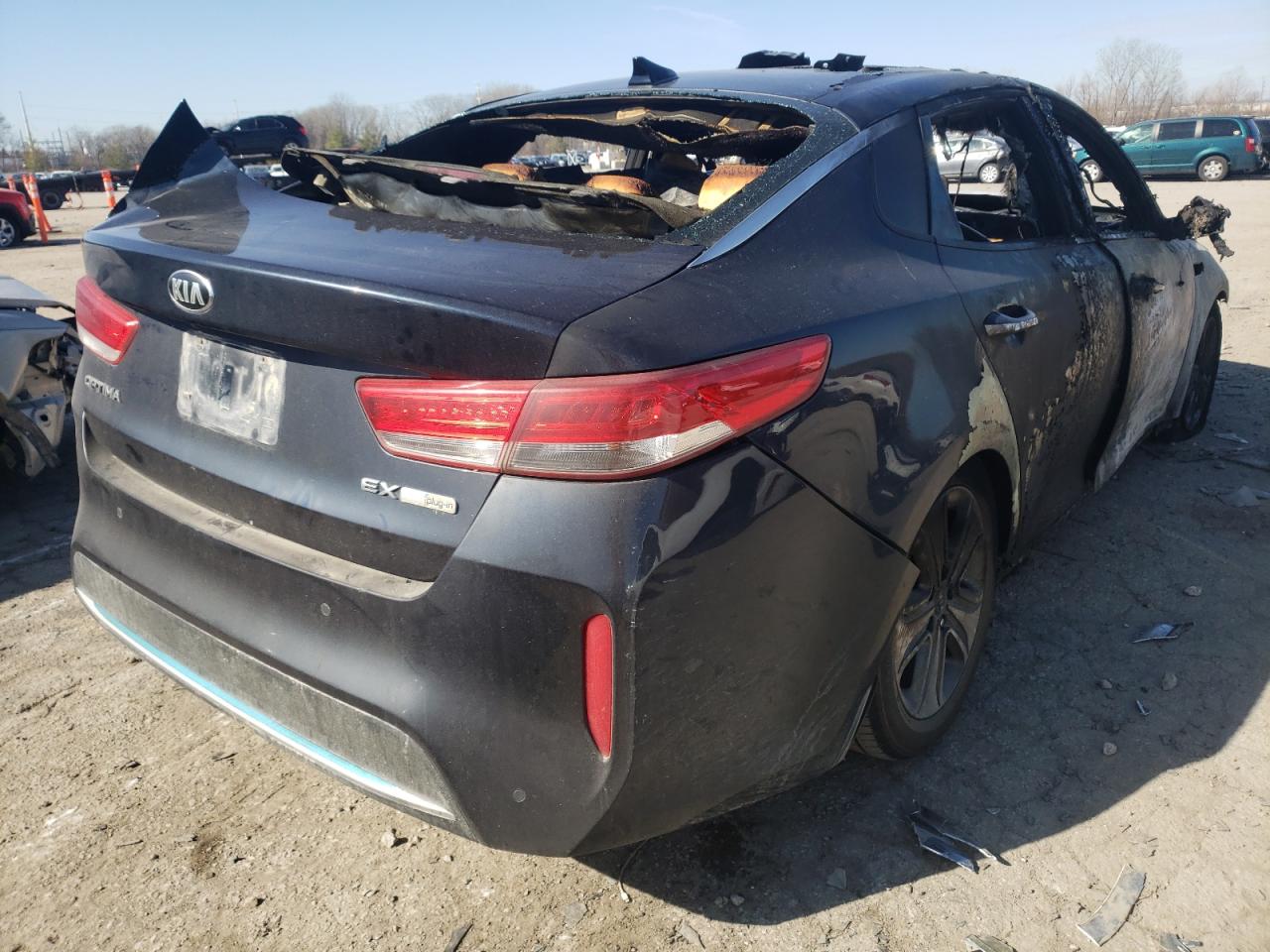 Photo 4 from auction – 2017 KIA OPTIMA PLU with VIN KNAGV4LD6H5009383
