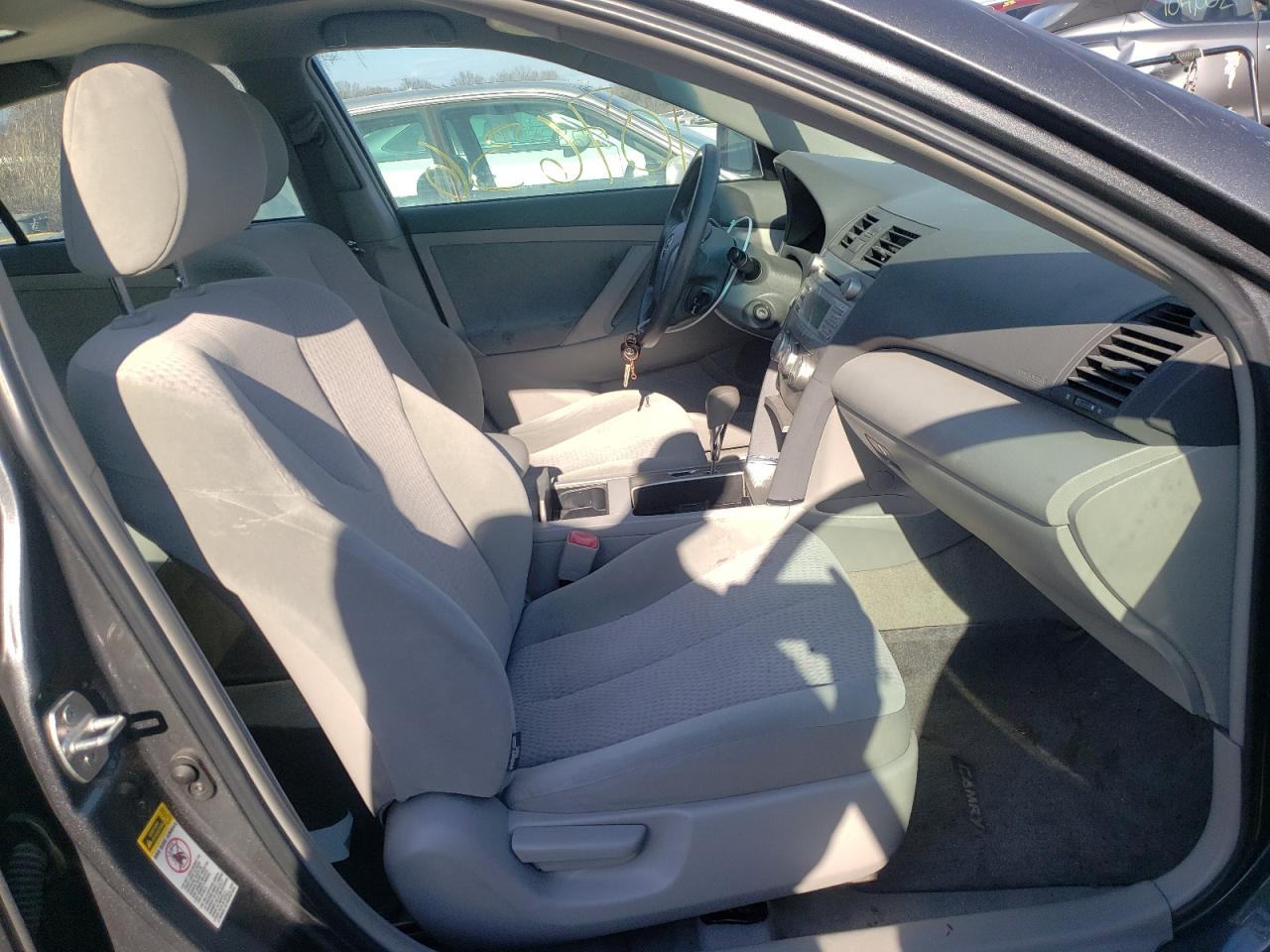 Photo 5 from auction – 2011 TOYOTA CAMRY BASE with VIN 4T1BF3EKXBU153186