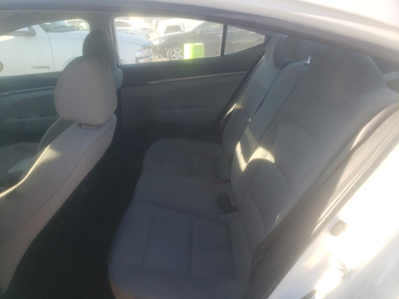 Photo 6 from auction – 2017 HYUNDAI ELANTRA SE with VIN 5NPD74LF4HH160465