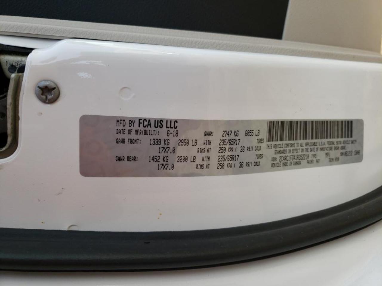 Photo 10 from auction – 2018 CHRYSLER PACIFICA T with VIN 2C4RC1FG4JR352210
