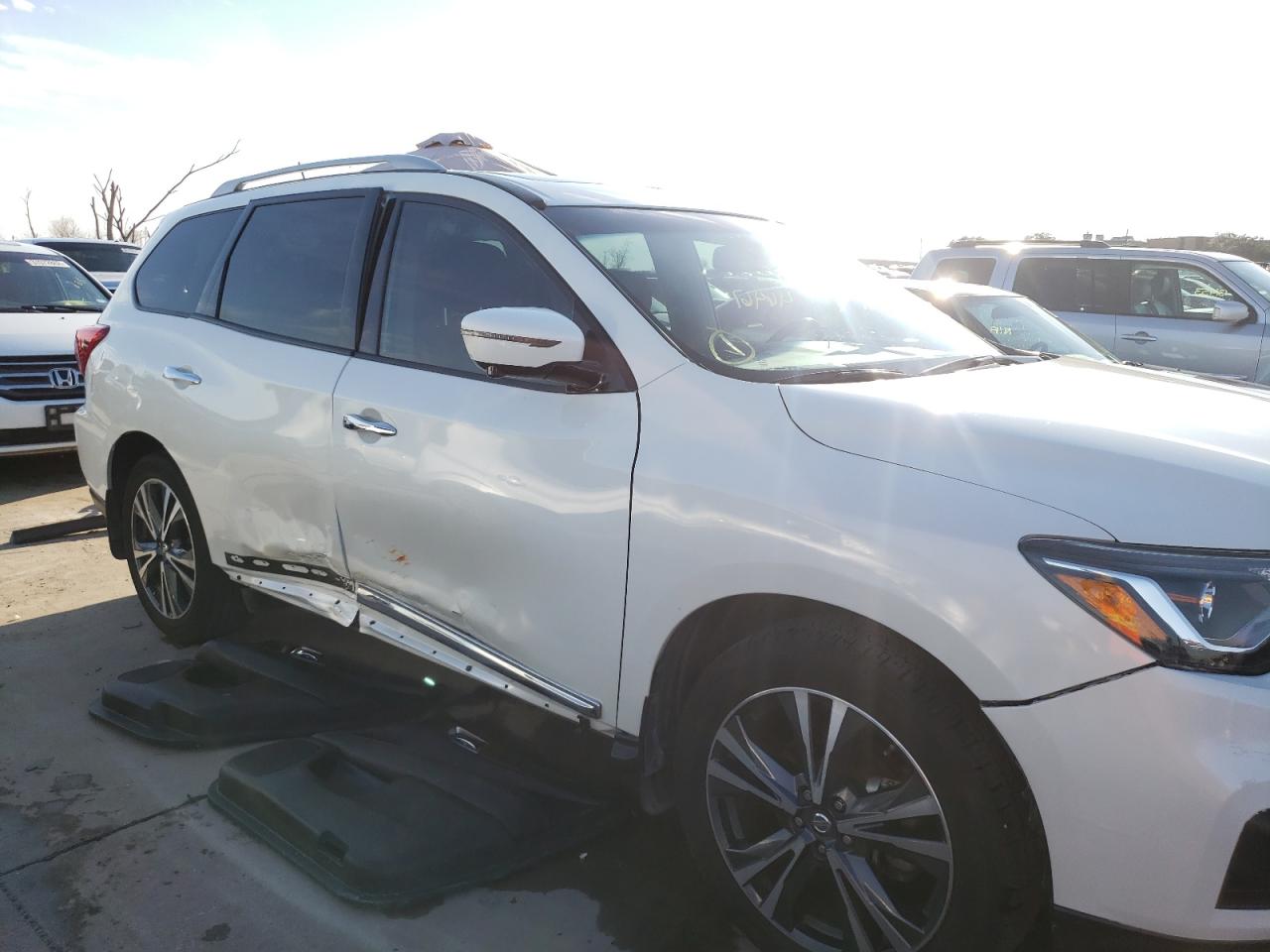 Photo 9 from auction – 2017 NISSAN PATHFINDER with VIN 5N1DR2MN2HC696567