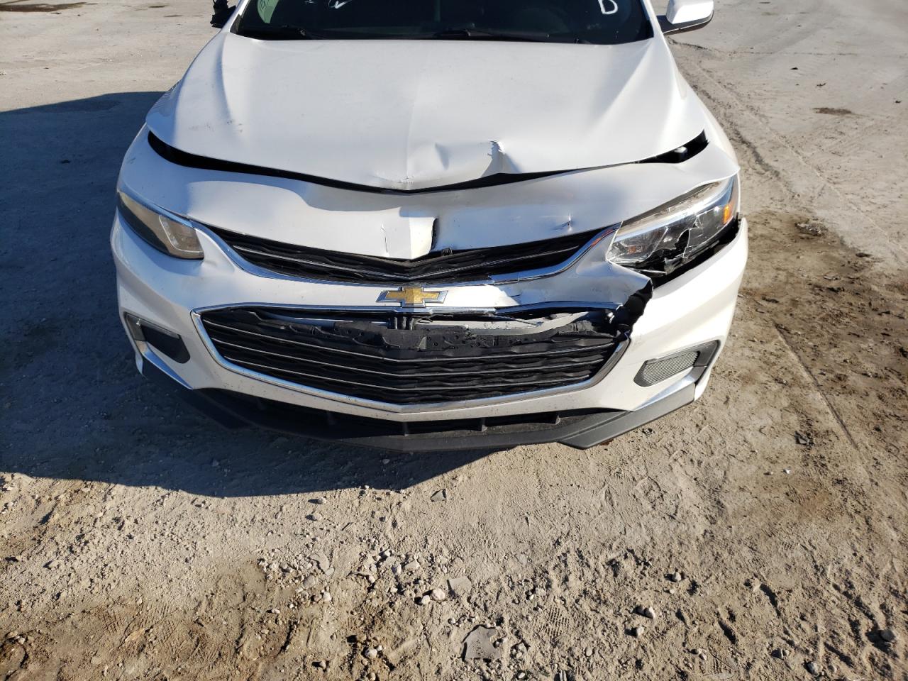 Photo 9 from auction – 2018 CHEVROLET MALIBU LT with VIN 1G1ZD5ST0JF175341
