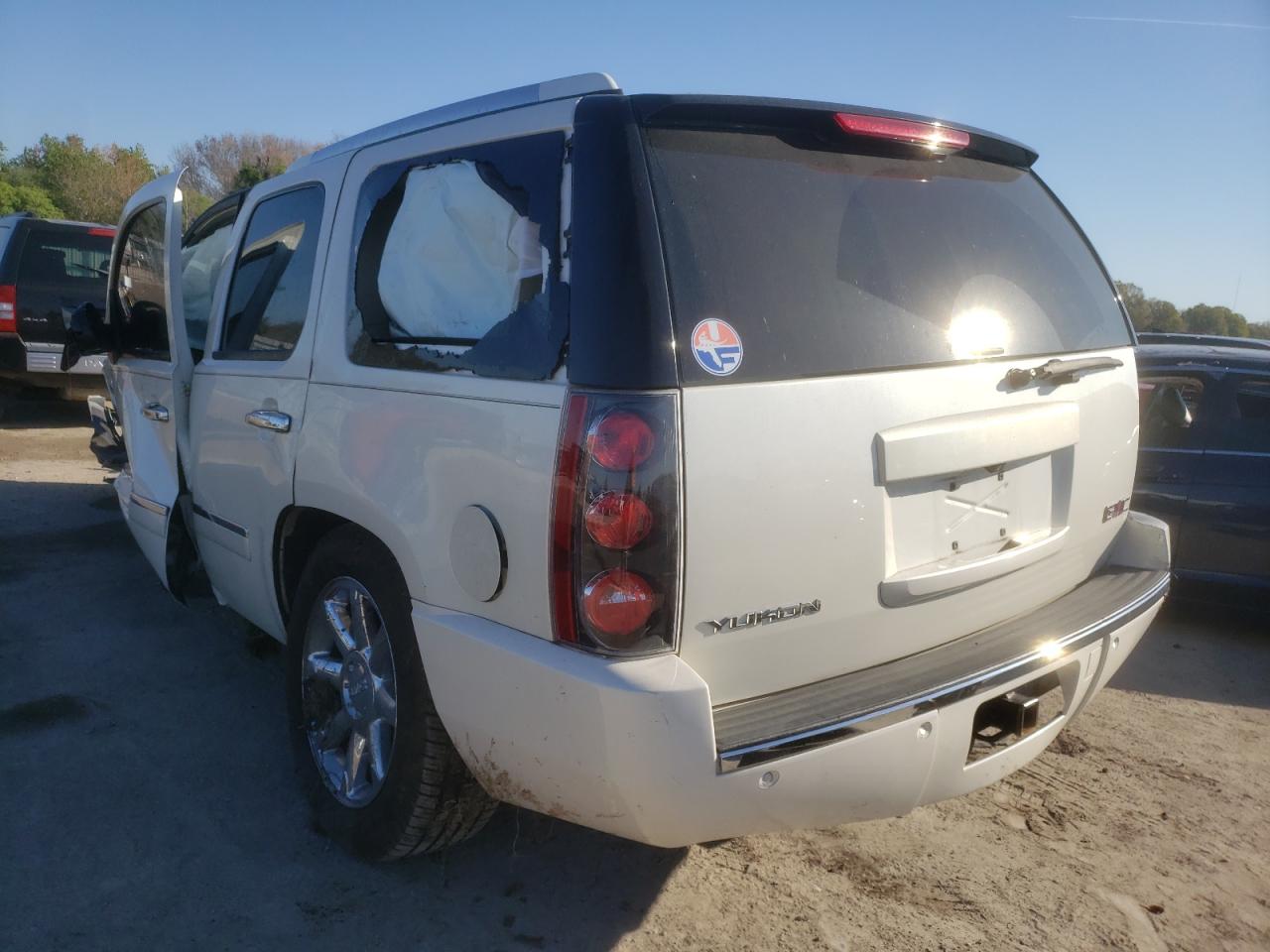 Photo 3 from auction – 2014 GMC YUKON DENA with VIN 1GKS1EEF0ER180734