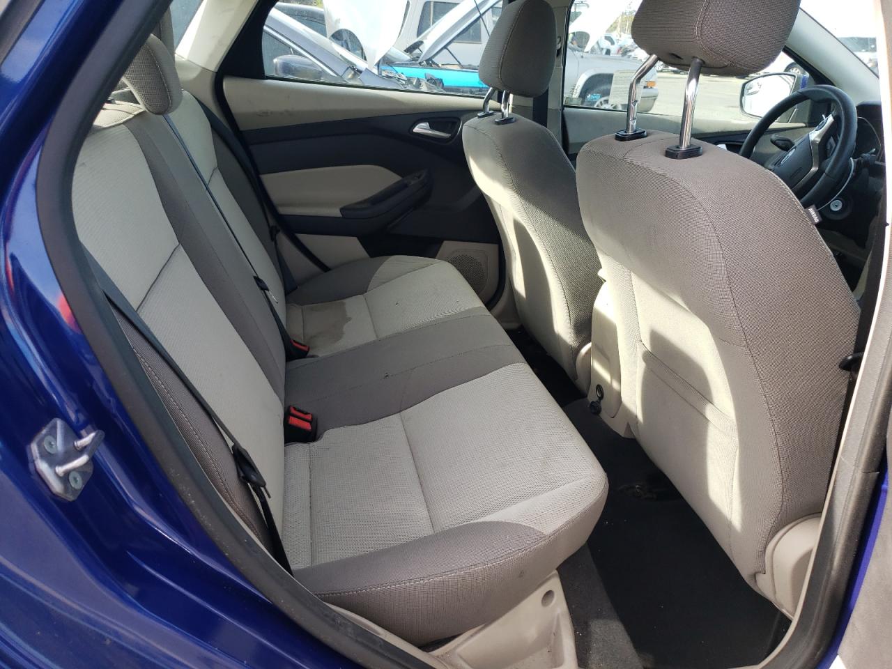 Photo 6 from auction – 2012 FORD FOCUS with VIN 1FAHP3F21CL258240
