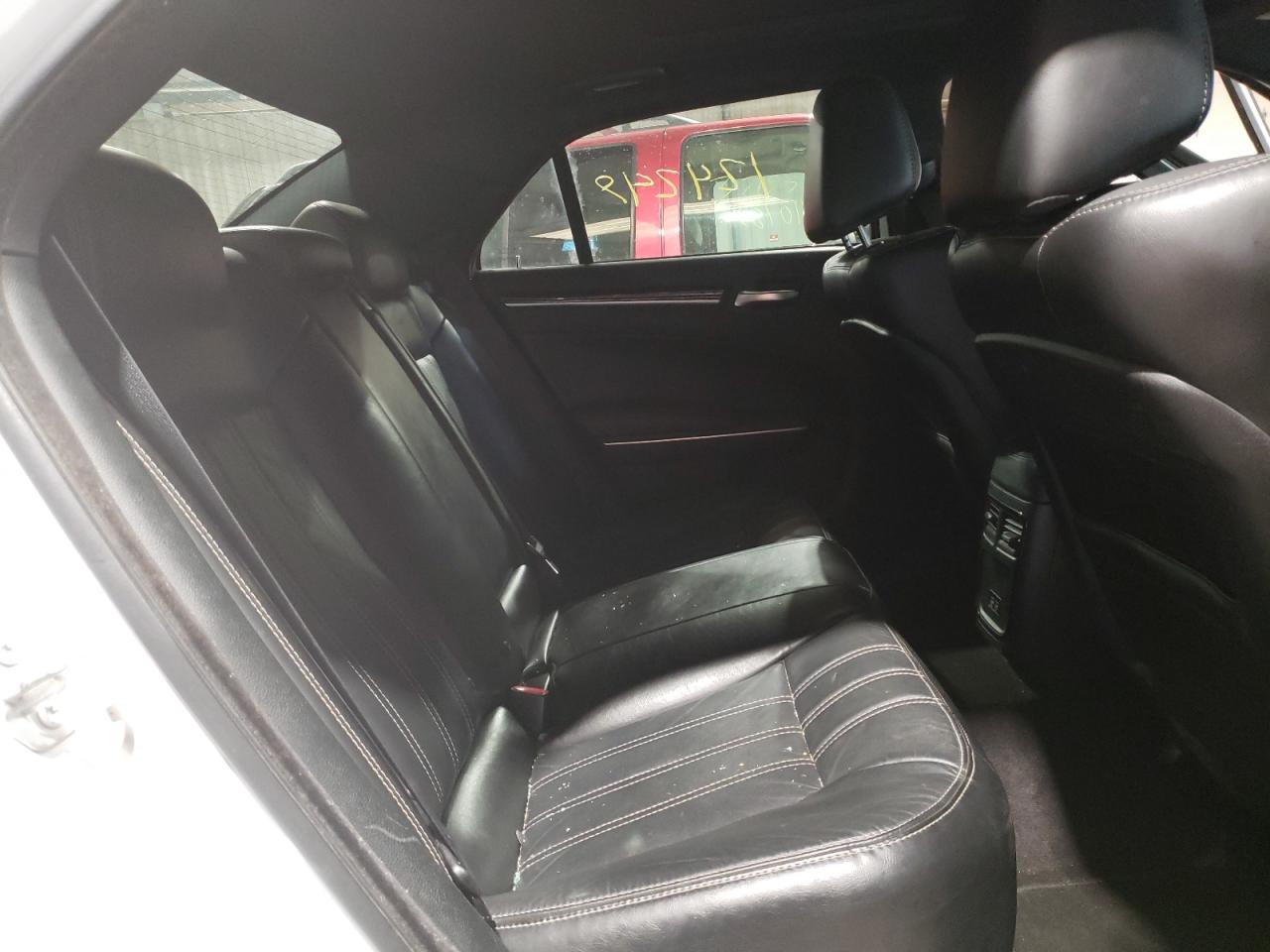 Photo 6 from auction – 2018 CHRYSLER 300 with VIN 2C3CCABG7JH243990