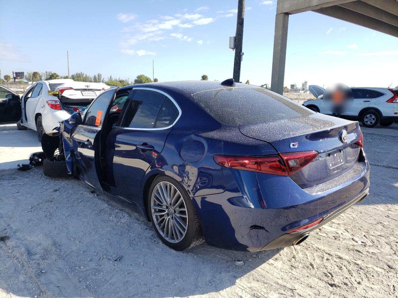 Photo 3 from auction – 2017 ALFA ROMEO GIULIA TI with VIN ZARFAECN5H7550041